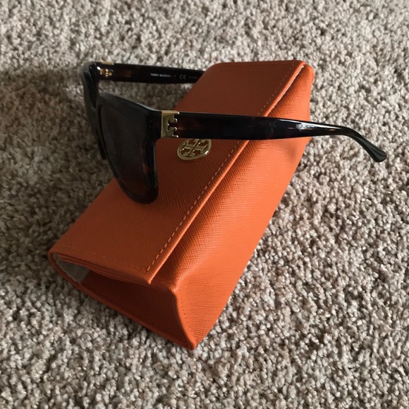 Tory Burch sunglasses - Picture 4 of 4